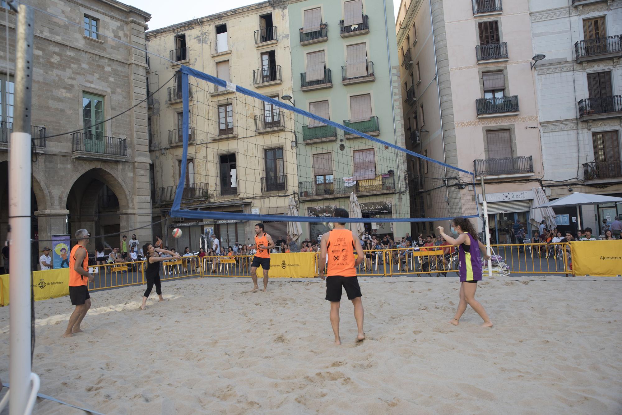 Torneig de Vòlei Manresa a la plaça Major