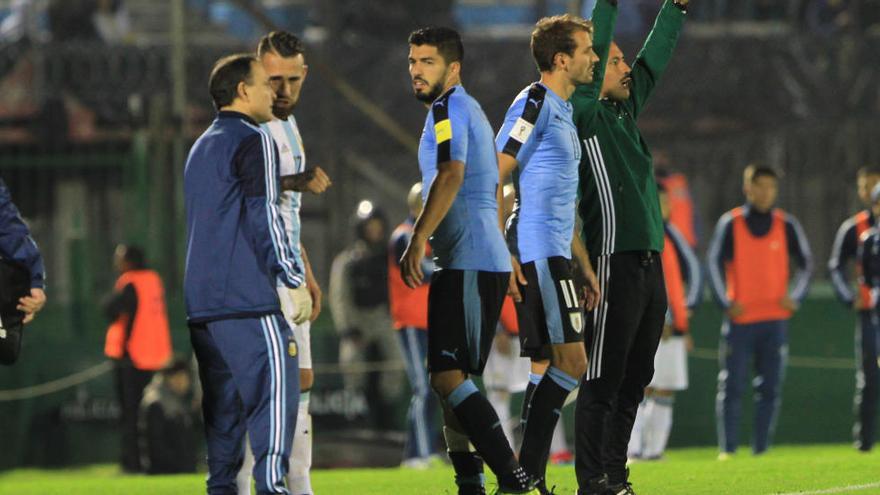 Stuani juga 7 minuts en l&#039;empat entre l&#039;Uruguai i l&#039;Argentina