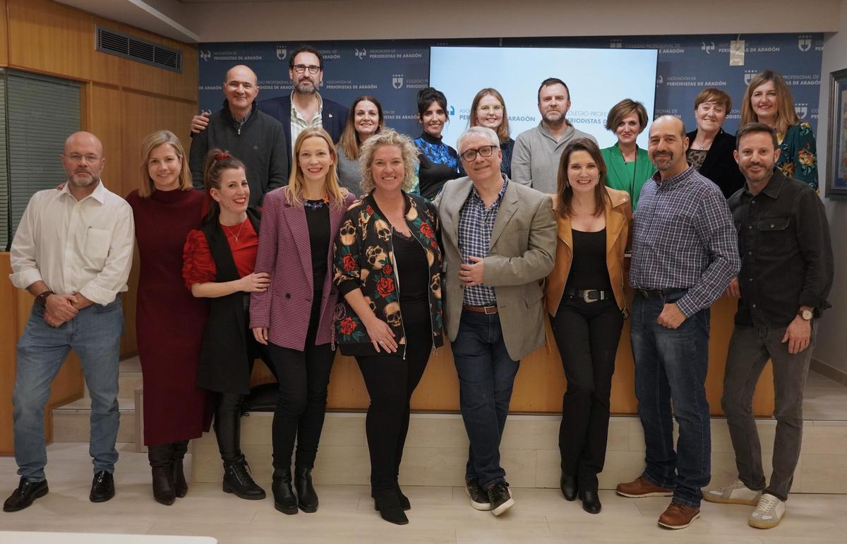 Foto de grupo de la Asociación y el Colegio Profesional de Periodistas de Aragón.