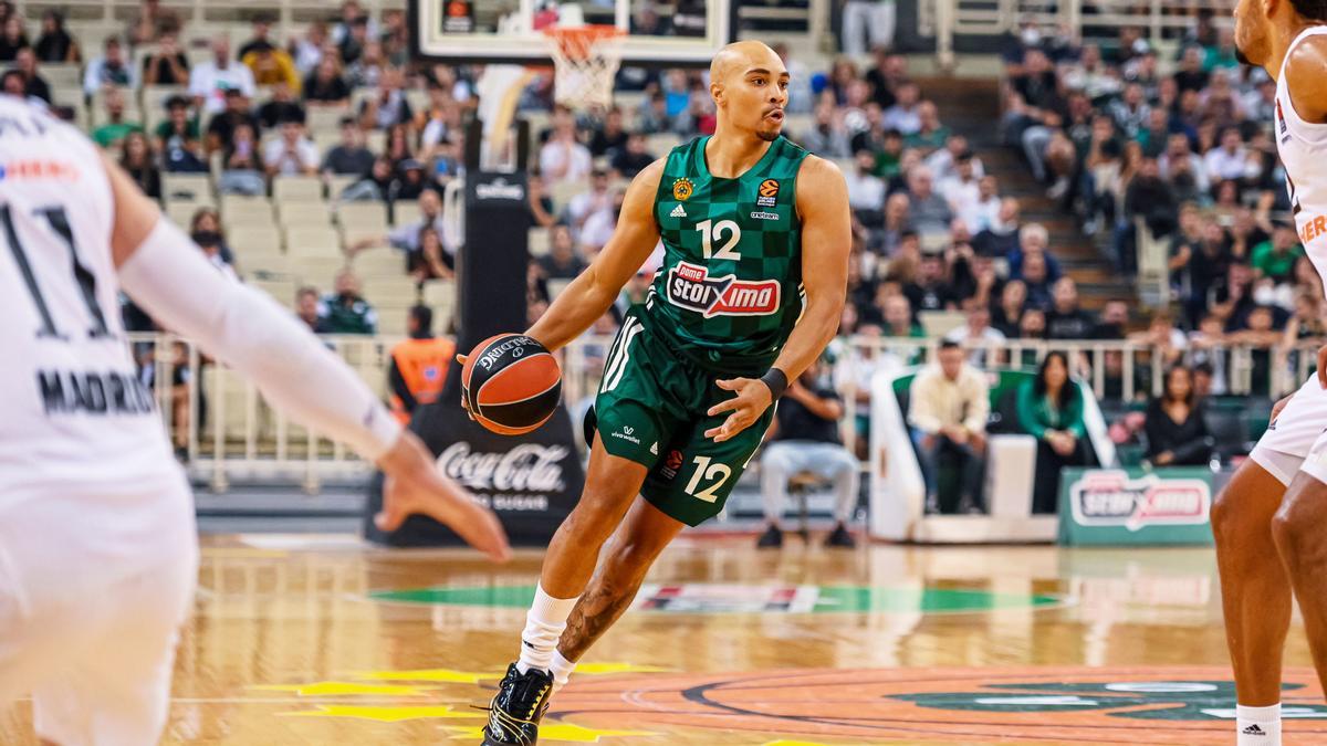 Archivo - Andrew Andrews of Panathinaikos Athens BC in action during the Turkish Airlines Euroleague Basketball match between Panathinaikos BC and Real Madrid on October 6, 2022 at OAKA ALTION Arena in Athens, Greece - Photo Stefanos Kyriazis / LiveMedia