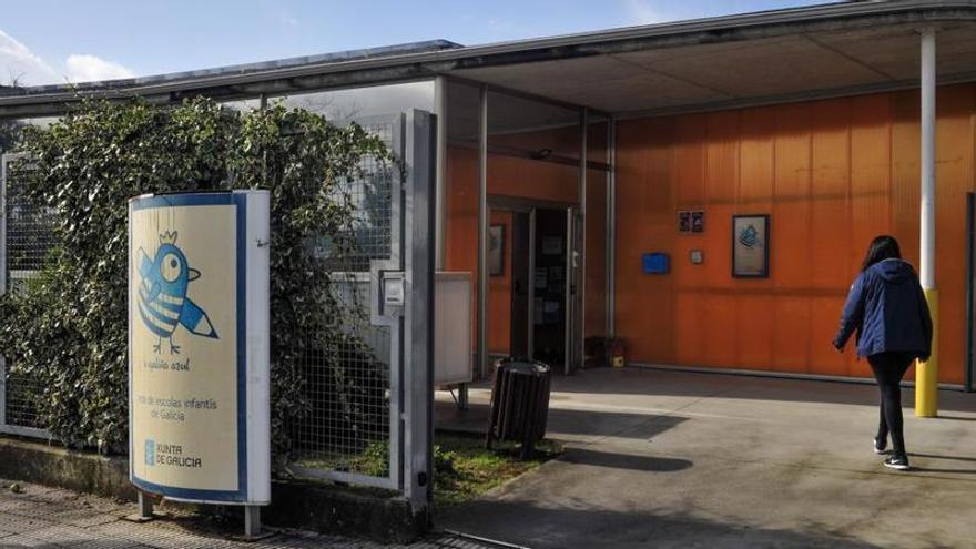 Trasladado grave un niño de dos años tras quedar atrapado en una valla de la guardería de Carril