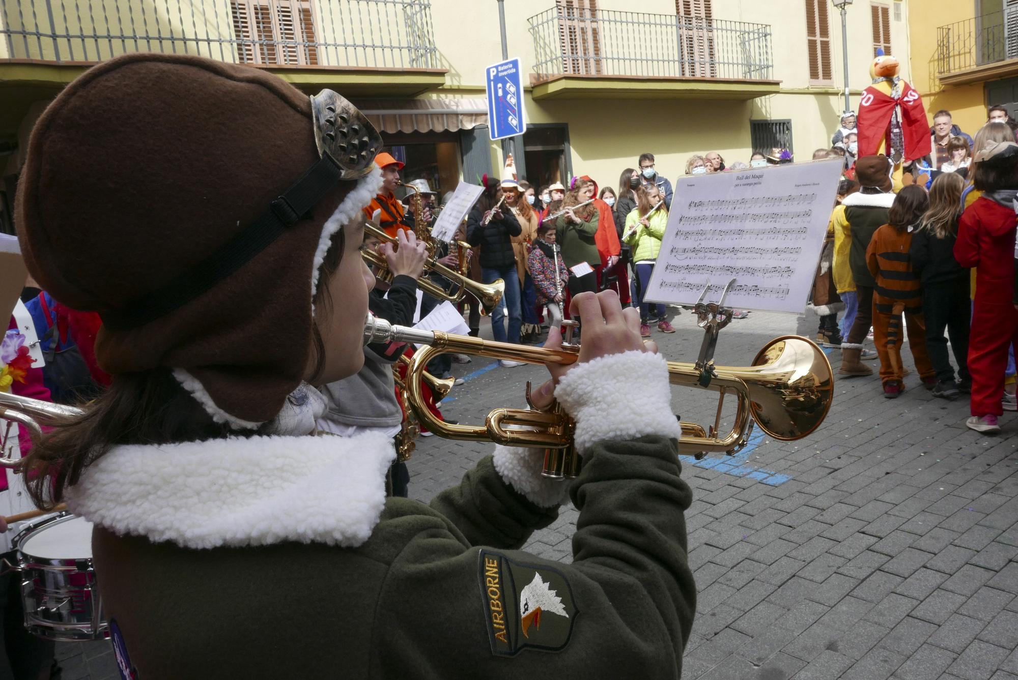 Els infants de Sallent porten als carrers un carnaval fet a la seva mida