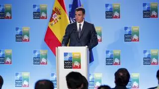 Sánchez cree que Feijóo cuestiona el voto por correo para "embarrar" y que "la gente no vaya a votar"