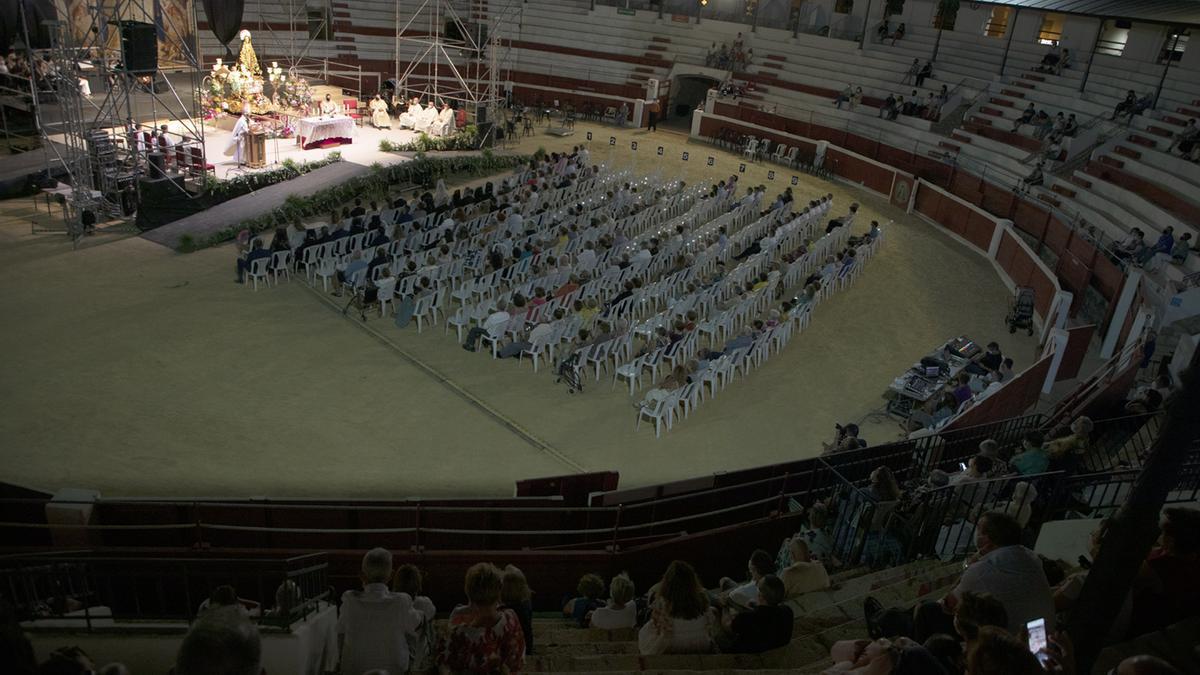 Imagen de la ofrenda, que se realizó por primera vez en la plaza de toros