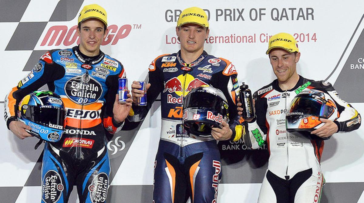 El podi del GP de Qatar de Moto3: el guanyador, Jack Miller, entre Àlex Marquez (esquerra) i Efren Vázquez. El podi del GP de Qatar de Moto3: el guanyador, Jack Miller, entre Àlex Marquez (esquerra) i Efren Vázquez.
