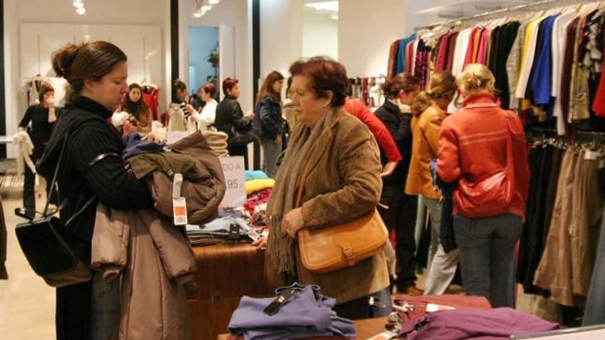 Las elevadas temperaturas están desincentivando la compra de ropa de invierno.