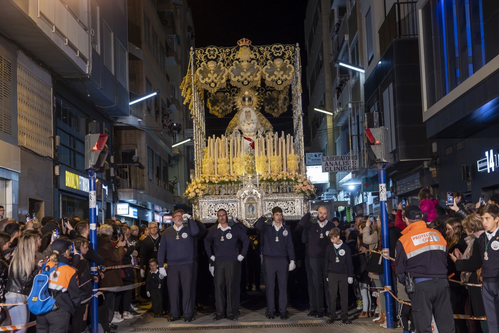 Encuentro de la Vía Dolorosa en Torrevieja del Miércoles Santo con la presencia del obispo José Ignacio Munilla