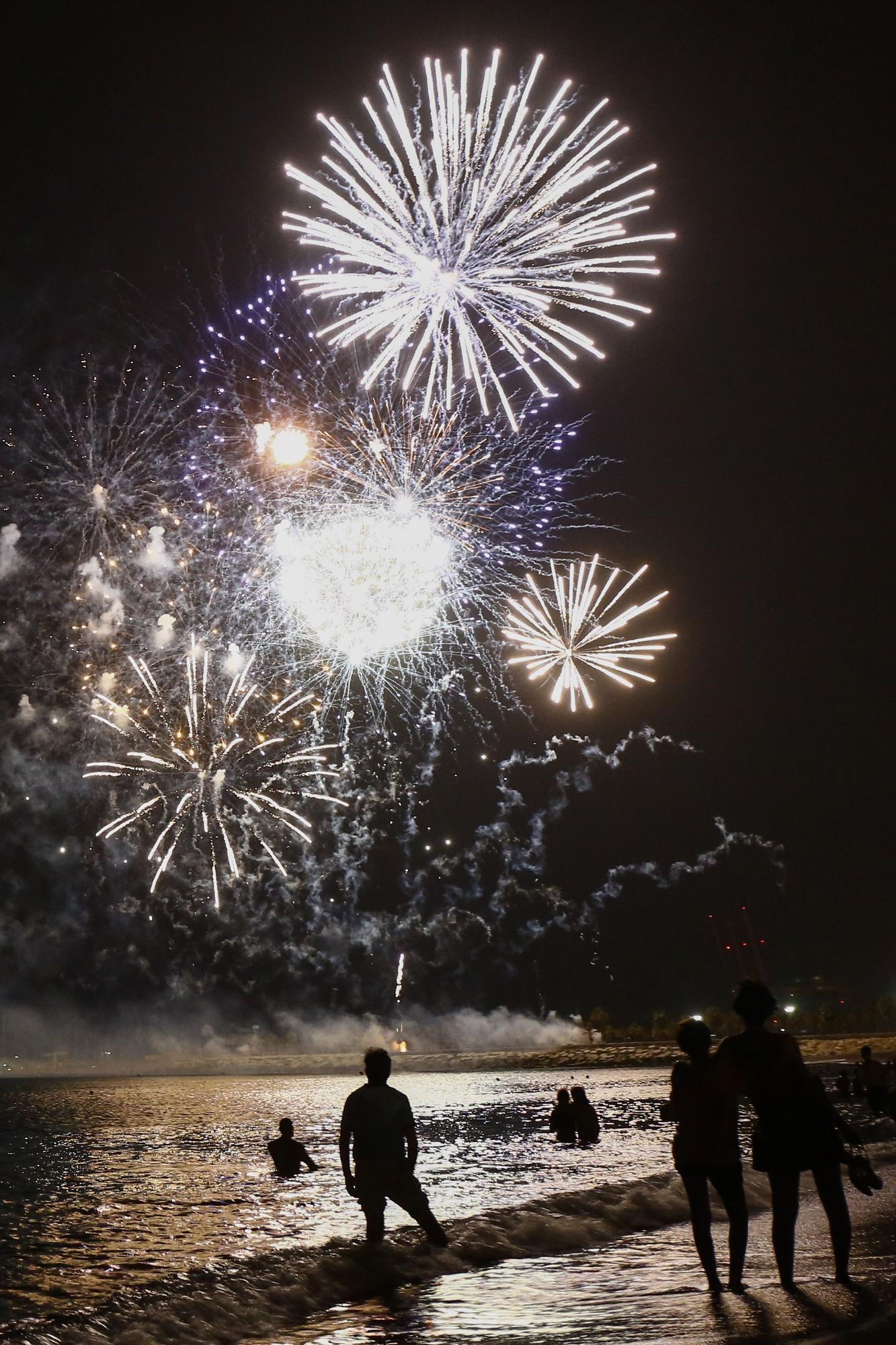 Los fuegos artificiales dan la bienvenida a la Feria de Málaga 2022