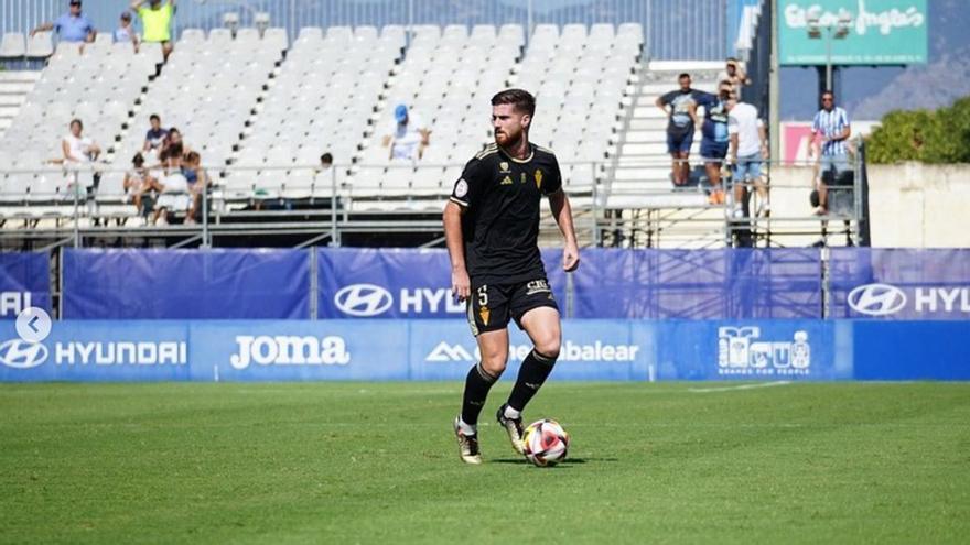 Álex Zalaya puede jugar en el Atlético Baleares como central o carrilero izquierdo