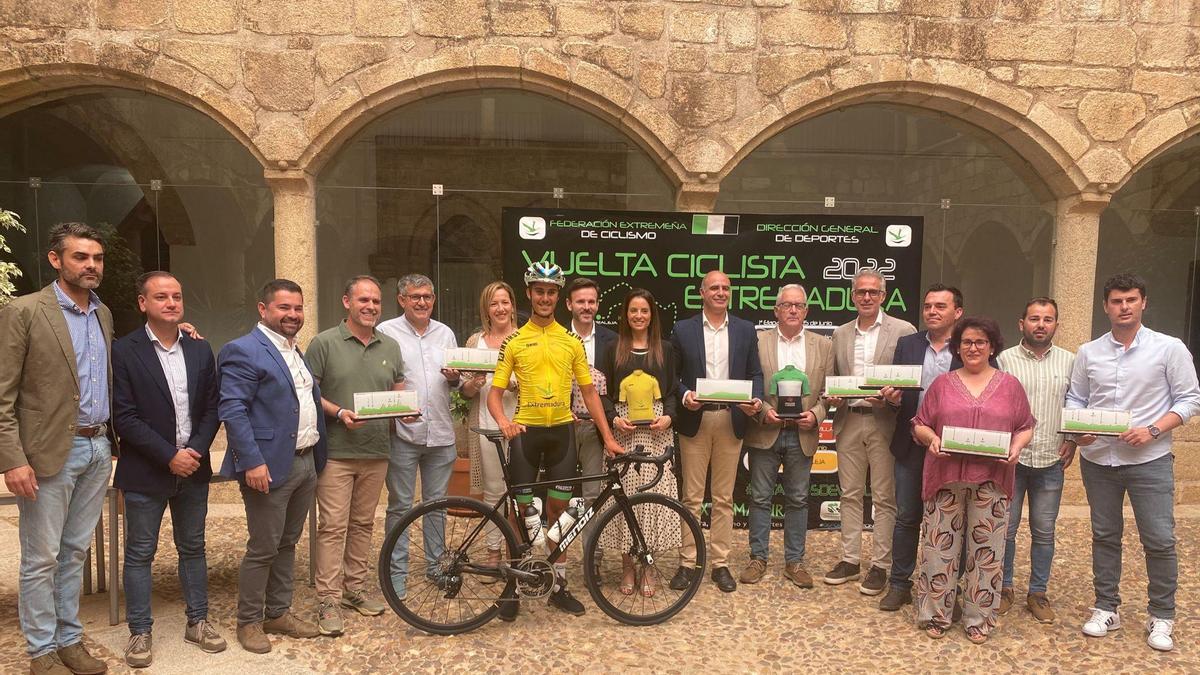 Imagen de la presentación de la Vuelta a Extremadura, este lunes en Cáceres.