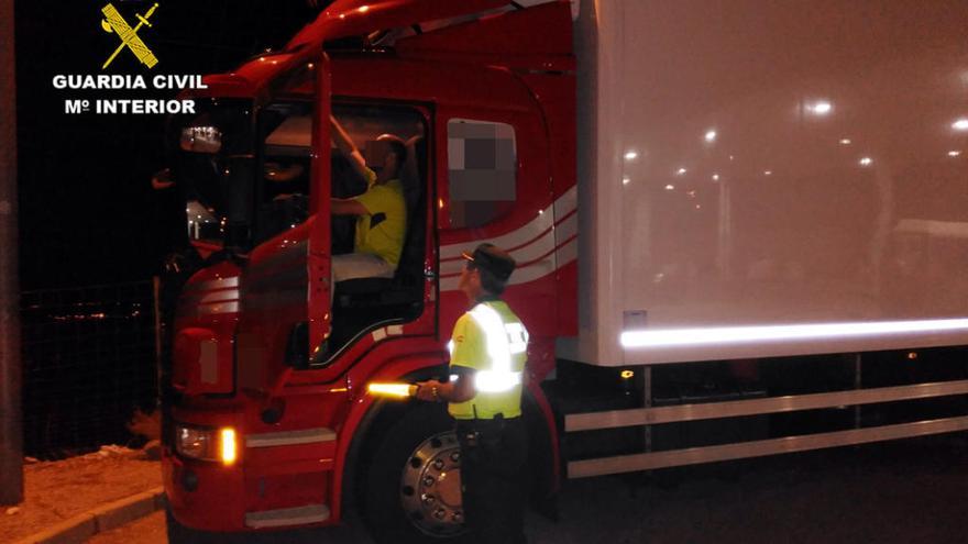 Pillado conduciendo un tráiler quintuplicando la tasa de alcohol