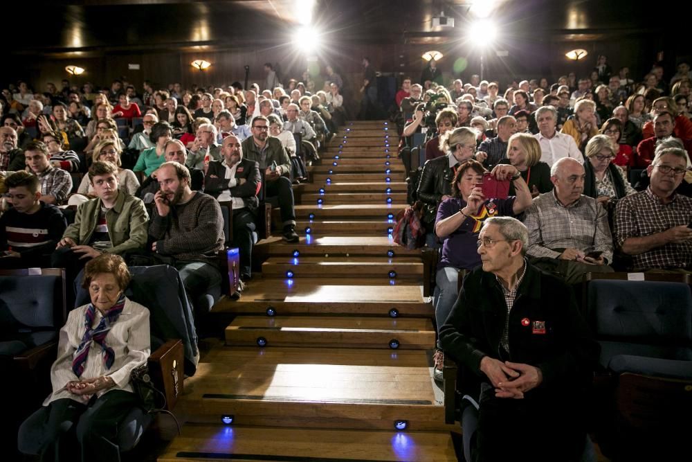 Mitin del PSOE y paseo de Carmen Calvo por Oviedo