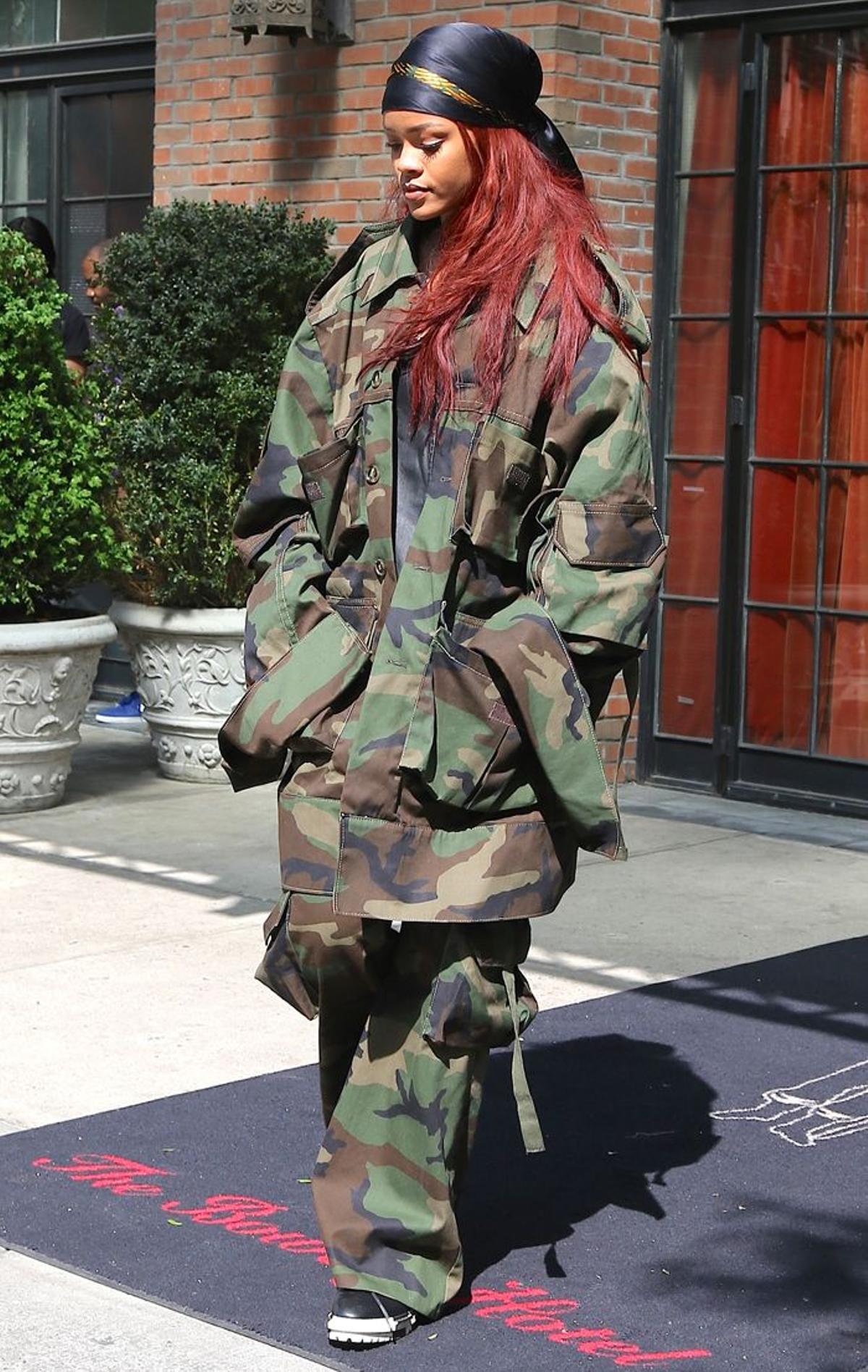 Rihanna con estampado de camuflaje