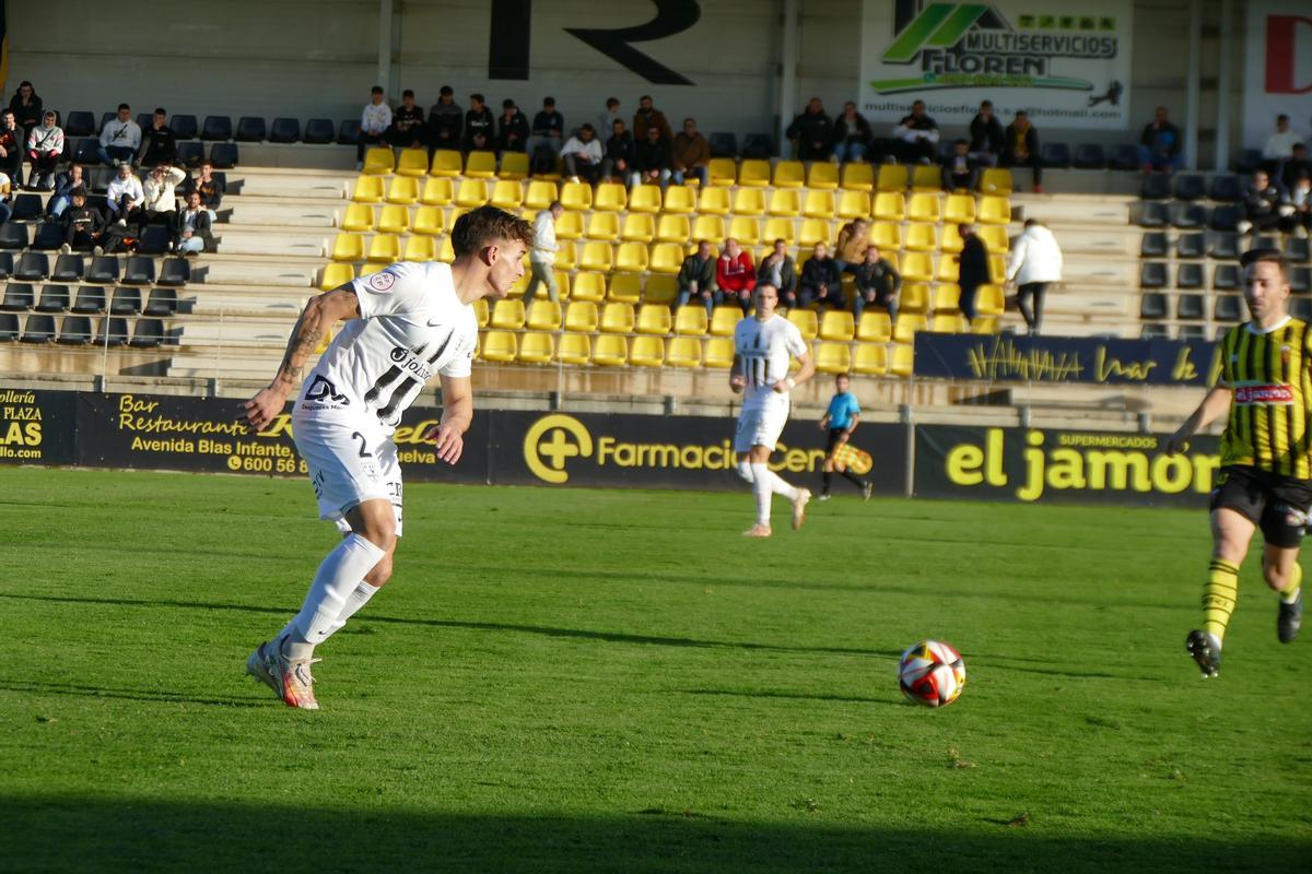 Escobar, durante una acción del partido