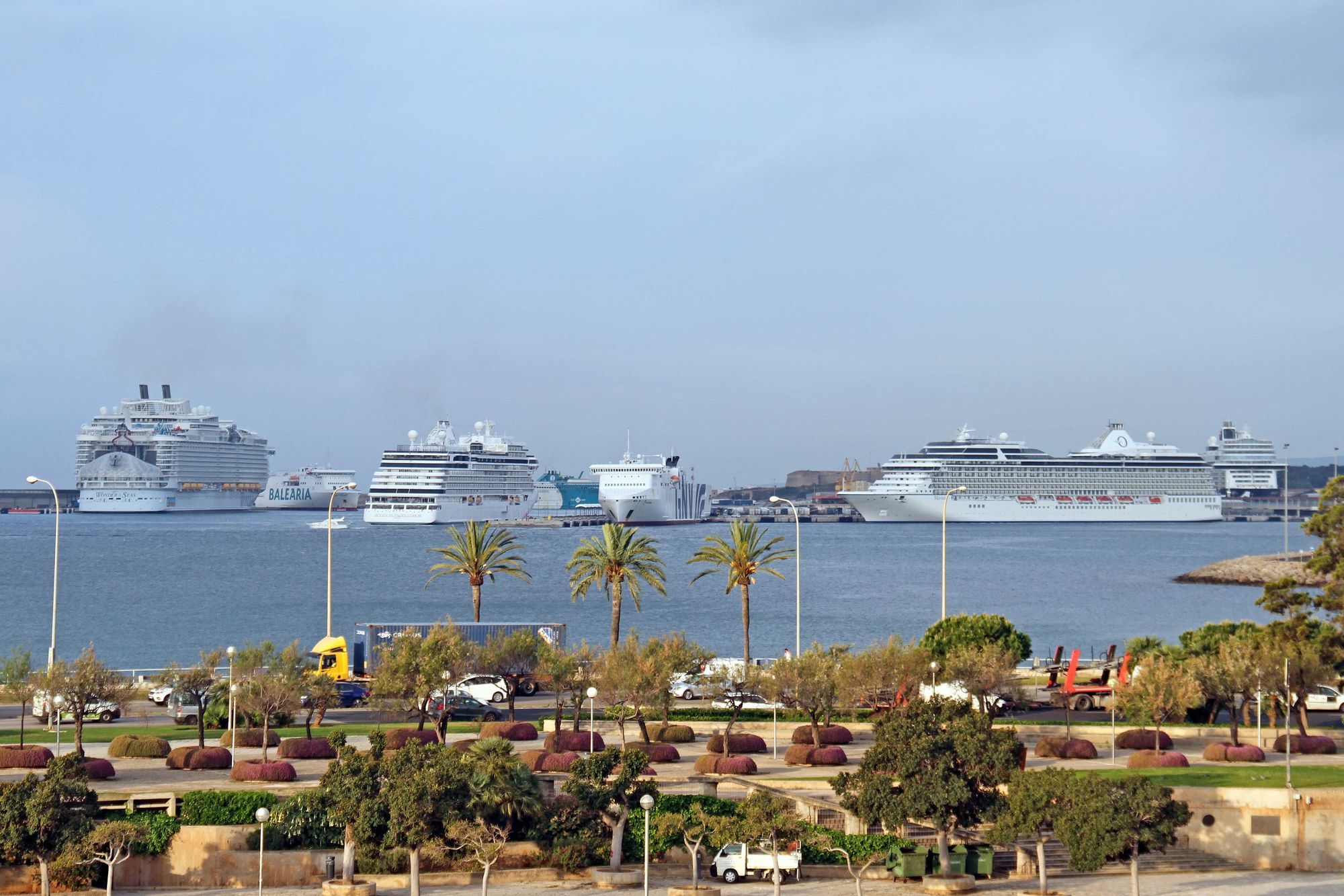 Die "Wonder Of The Seas" legt erstmals in Palma de Mallorca an