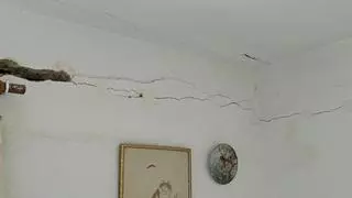 Los vecinos de un céntrico edificio de Ibiza demandarán a Vodafone para que retire las antenas que lo están agrietando
