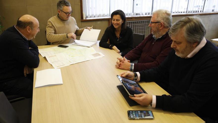 Así funciona el dispositivo para espantar jabalíes y corzos que se prueba  en una carretera de Siero - La Nueva España