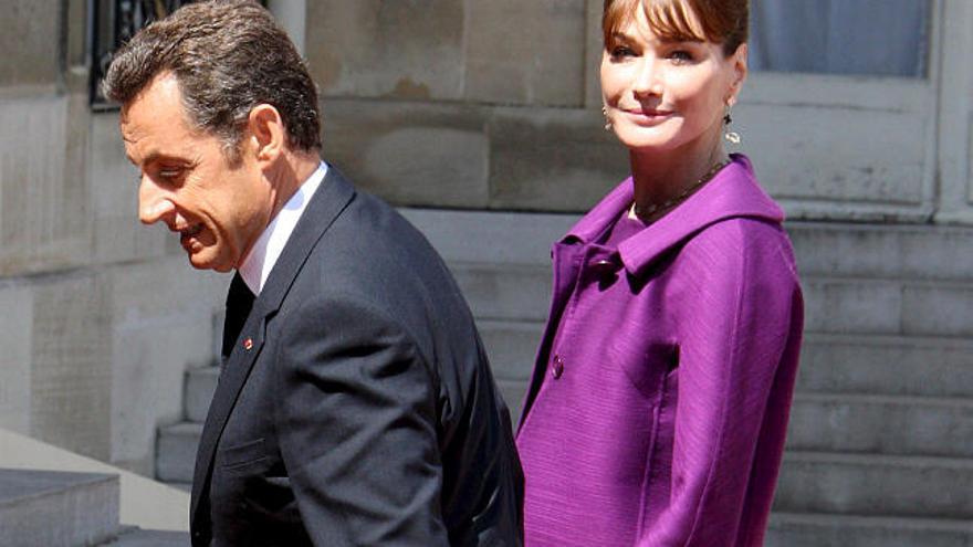 El Presidente francés Nicolas Sarkozy y su esposa Carla Bruni Sarkozy.