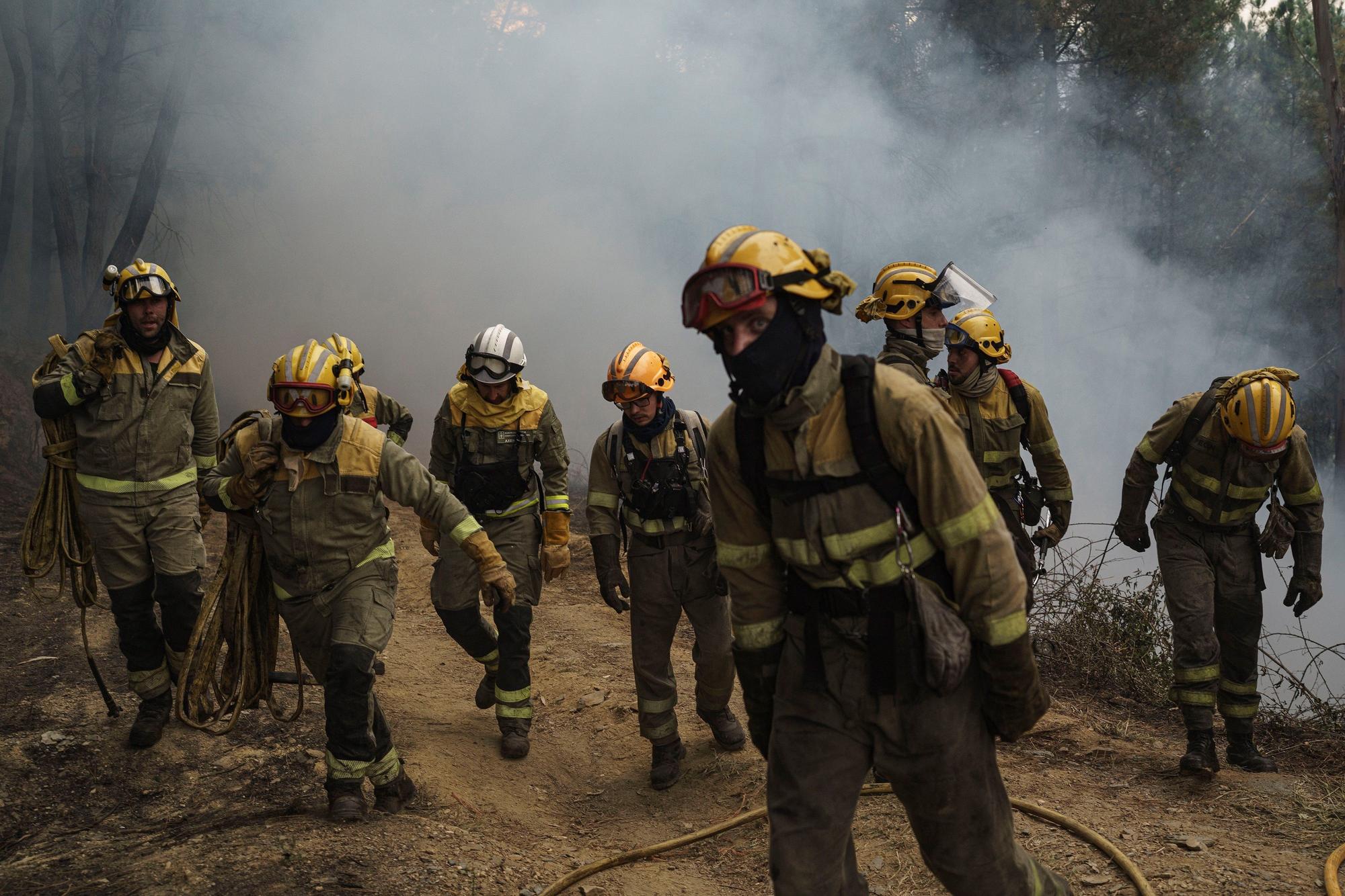 El fuego arrasa más de mil hectáreas en Ribas de Sil