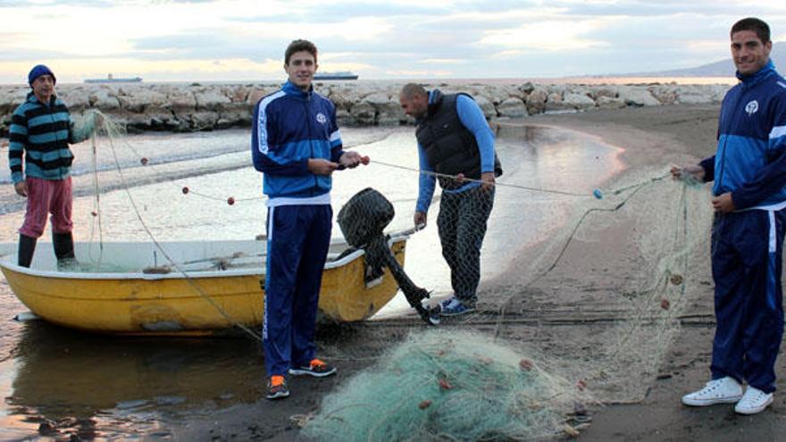 Julián Cardellino y Damián Zamorano posan en las playas de El Palo.