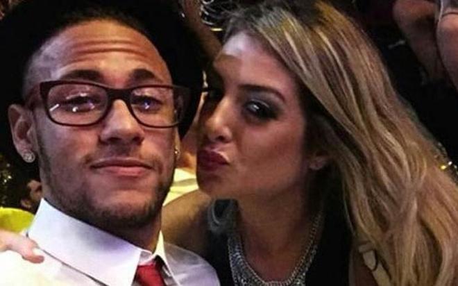 Neymar viajó a Brasil para acudir a la fiesta de cumpleaños de su hermana