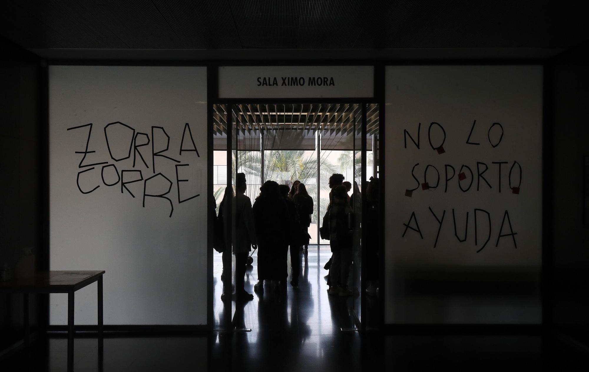 Exposición sobre la violencia vicaria en la UPV