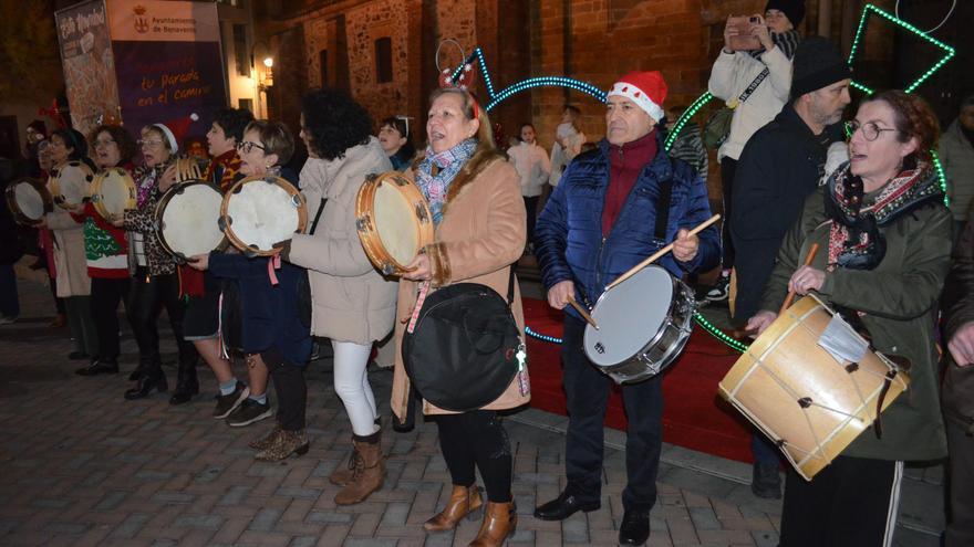 VÍDEO | Así suena el pasacalles de folclore en Benavente