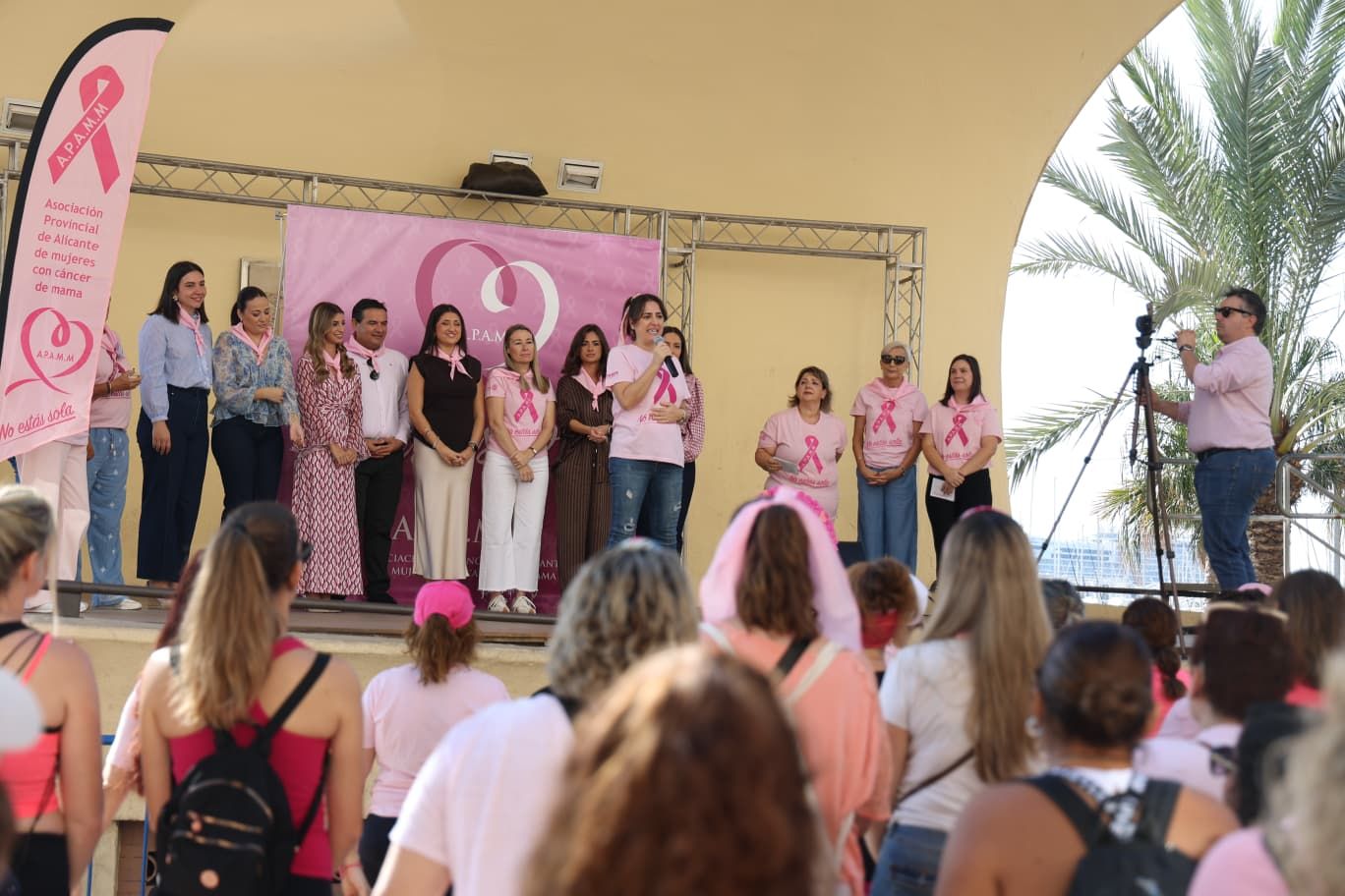 Así ha sido el acto conmemorativo de APAMM en Alicante por Día Internacional contra el Cáncer de Mama