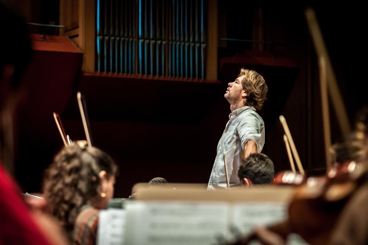 Daniel Abad i Casanova serà el director de l’OSC en aquest singular concert de música.