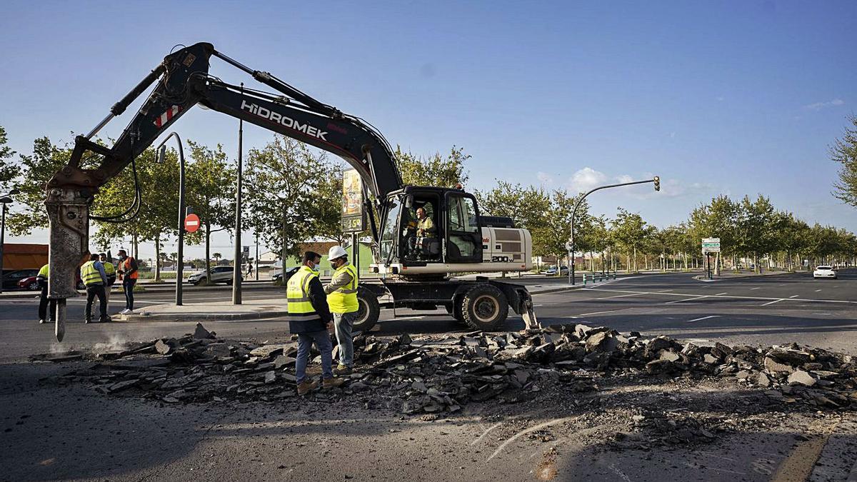 Las obras de la futura Línea 10 se iniciaron ayer. | GERMÁN CABALLERO