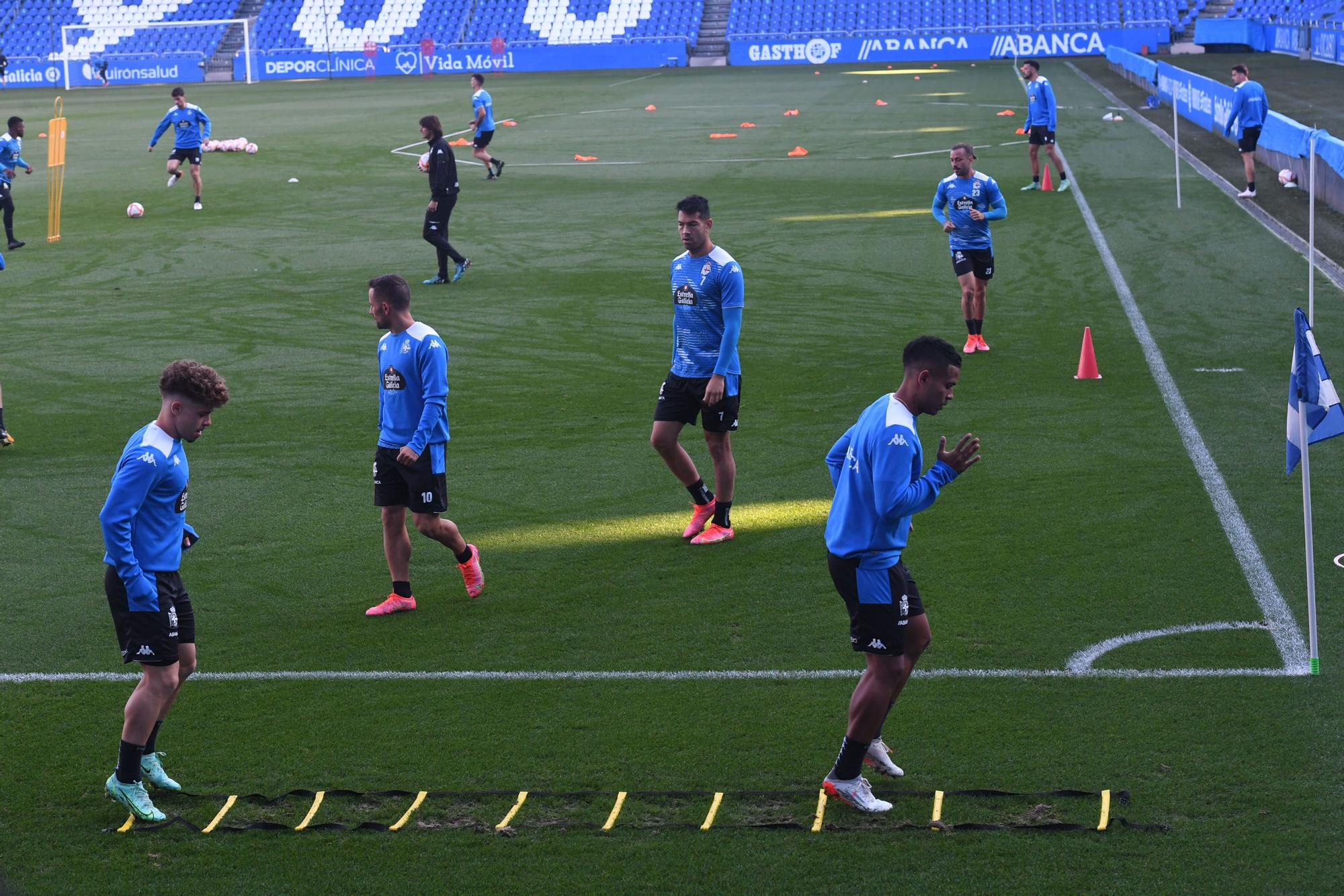 Entrenamiento del Dépor antes del partido fantasma ante el Extremadura