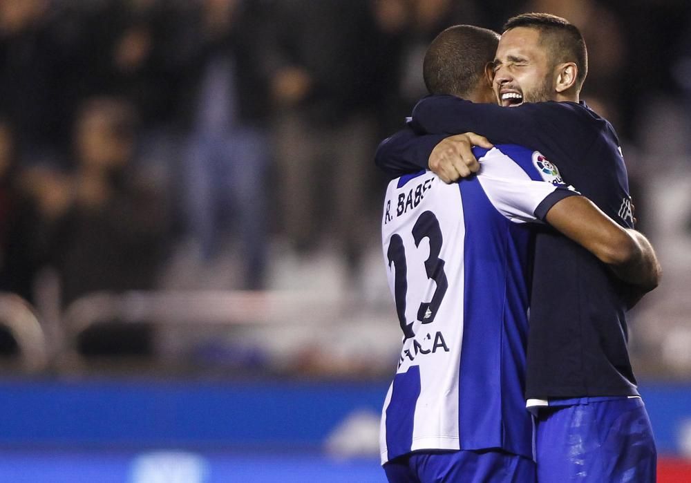 El Deportivo firma una gran victoria en Riazor y sale de puestos de descenso.