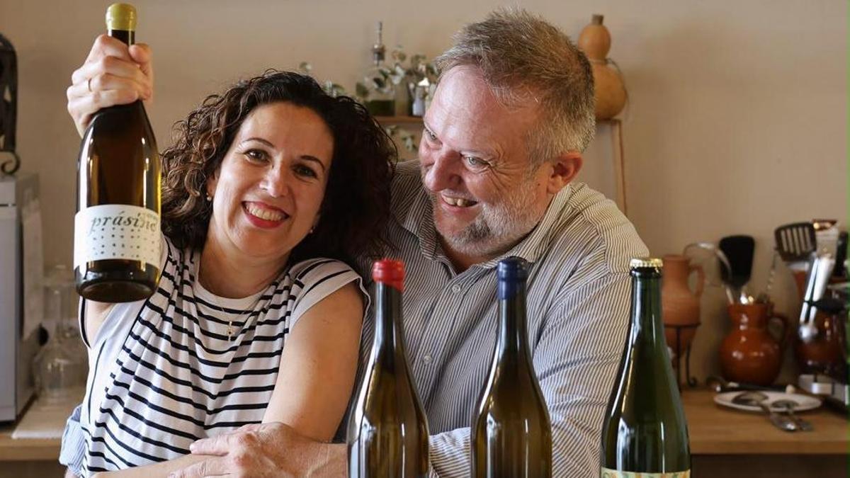 La bodega de La Palma del Condado donde el vino ecológico tiene denominación de amor y llegan a China y Estados Unidos