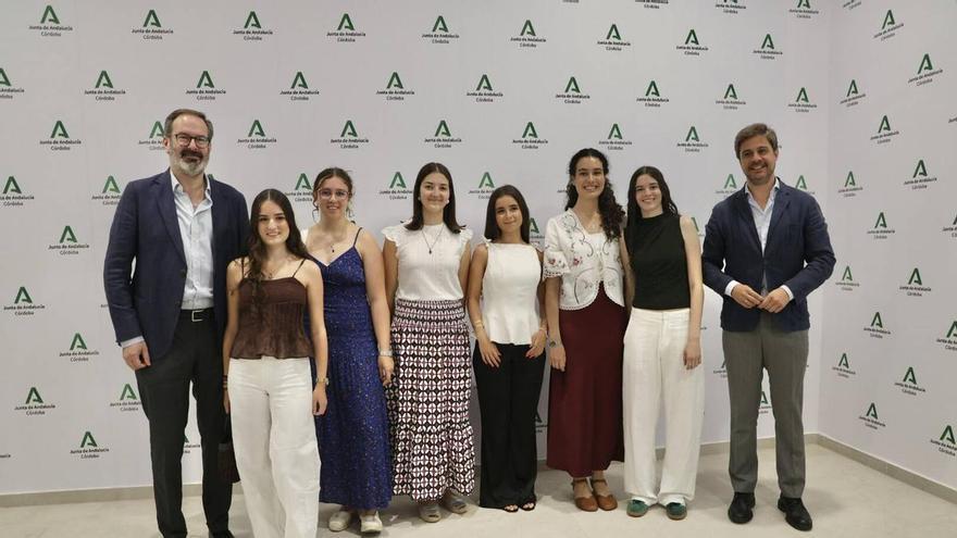 Las mujeres acaparan los Premios Extraordinarios de Bachillerato en Córdoba, repartidos entre centros públicos y concertados