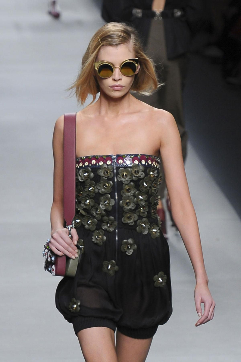 MFW: Fendi Primavera/Verano 2016, mini vestido con flores