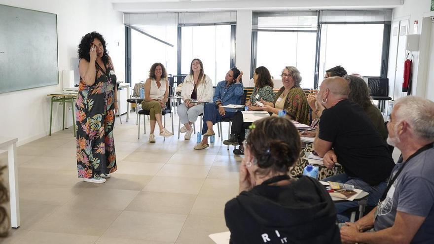 El festival Barruguet de Santa Eulària reúne al sector escénico para repensar el teatro familiar