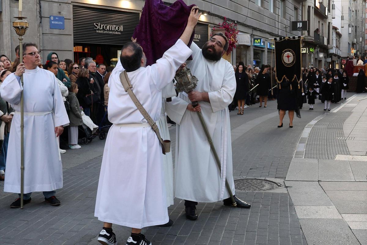 Las calles de Pontevedra vivieron un multitudinario Jueves Santo.