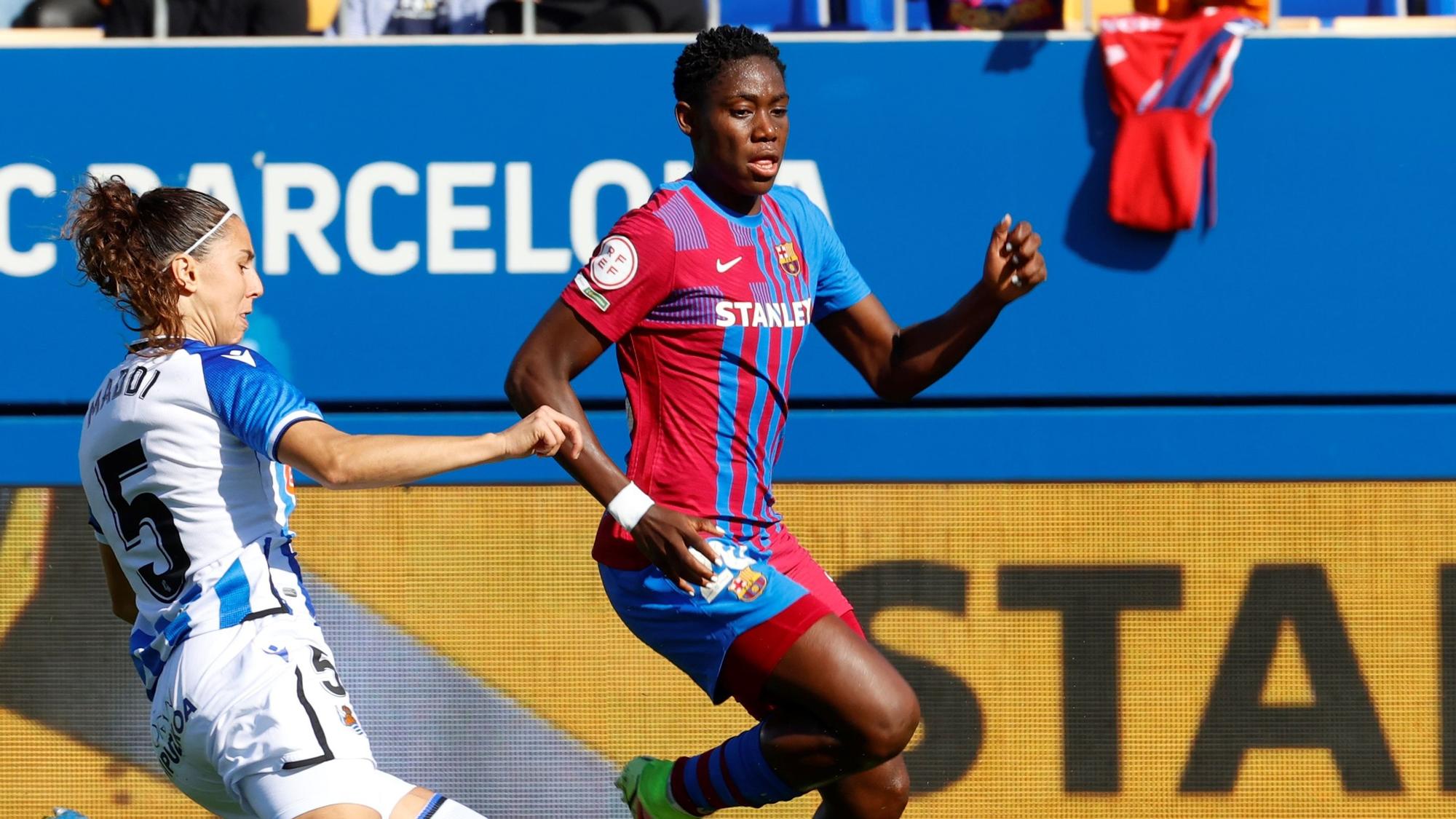 Oshoala en un partido ante la Real Sociedad en el Johan Cruyff