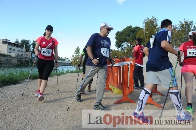 Marcha Nórdica en la mota del río Segura