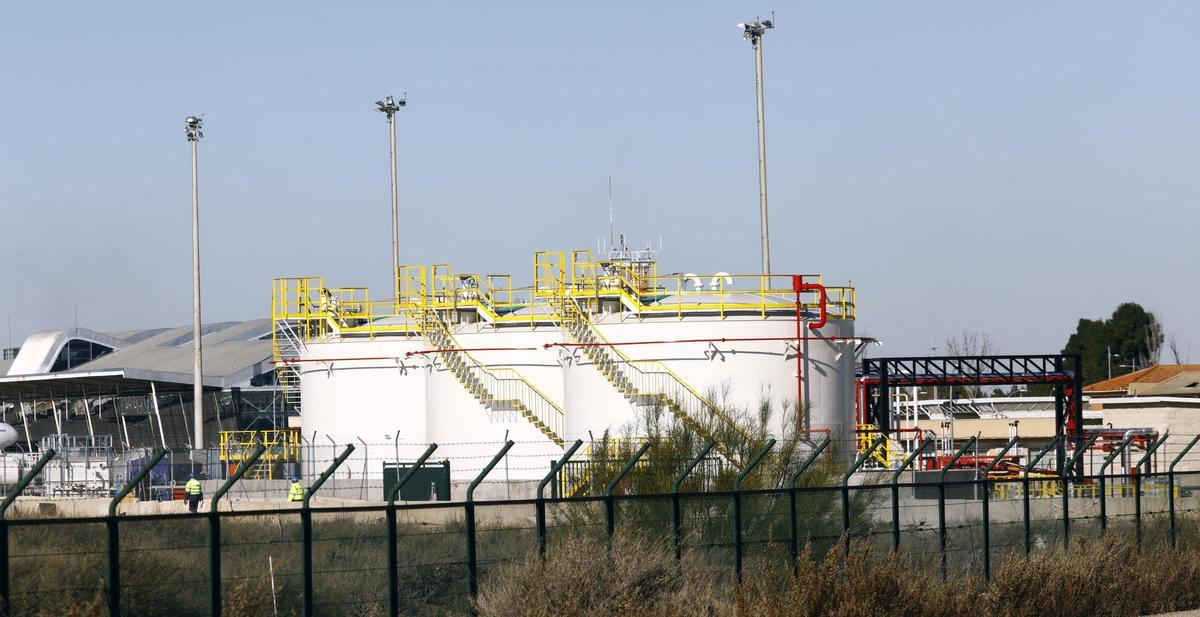 Uno de los tres nuevos depósitos de combustible con hasta 400.000 litros de almacenamiento.
