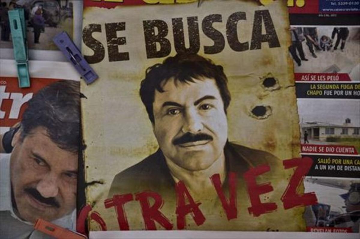 Un pòster amb la imatge del Chapo penjat en un quiosc d’una terminal d’autobusos de Mèxic, dilluns. Un pòster amb la imatge del Chapo penjat en un quiosc d’una terminal d’autobusos de Mèxic, dilluns.