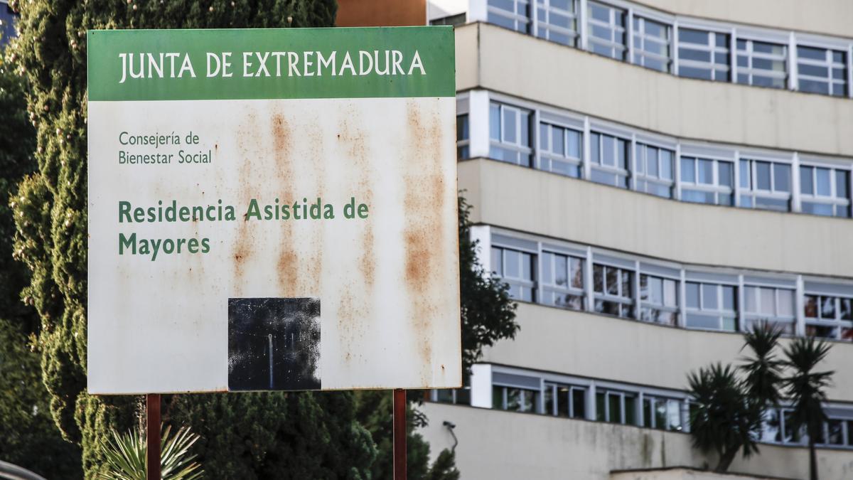 Imagen de la entrada a la Residencia Asistida de Cáceres.