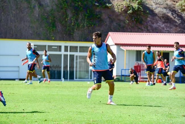 Entrenamiento UD Las Palmas en Barranco Seco ...