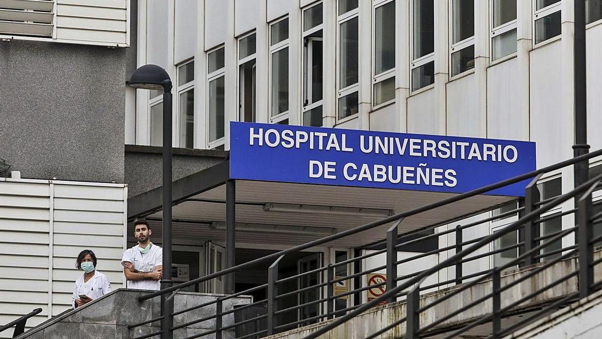 Una de las entradas al Hospital de Cabueñes, en una imagen de archivo. | Julián Rus