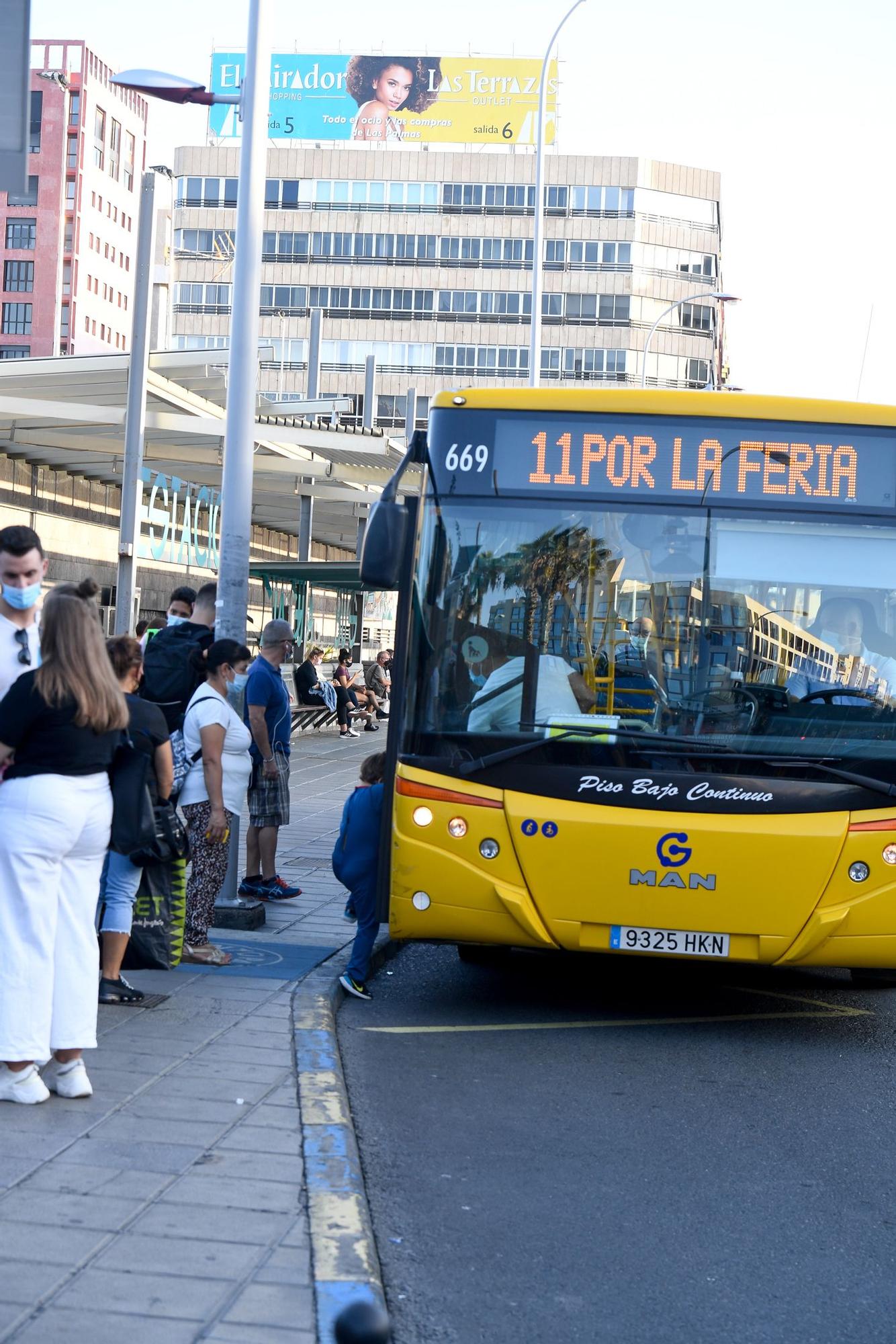 Huelga de guaguas y taxis en la capital grancanaria