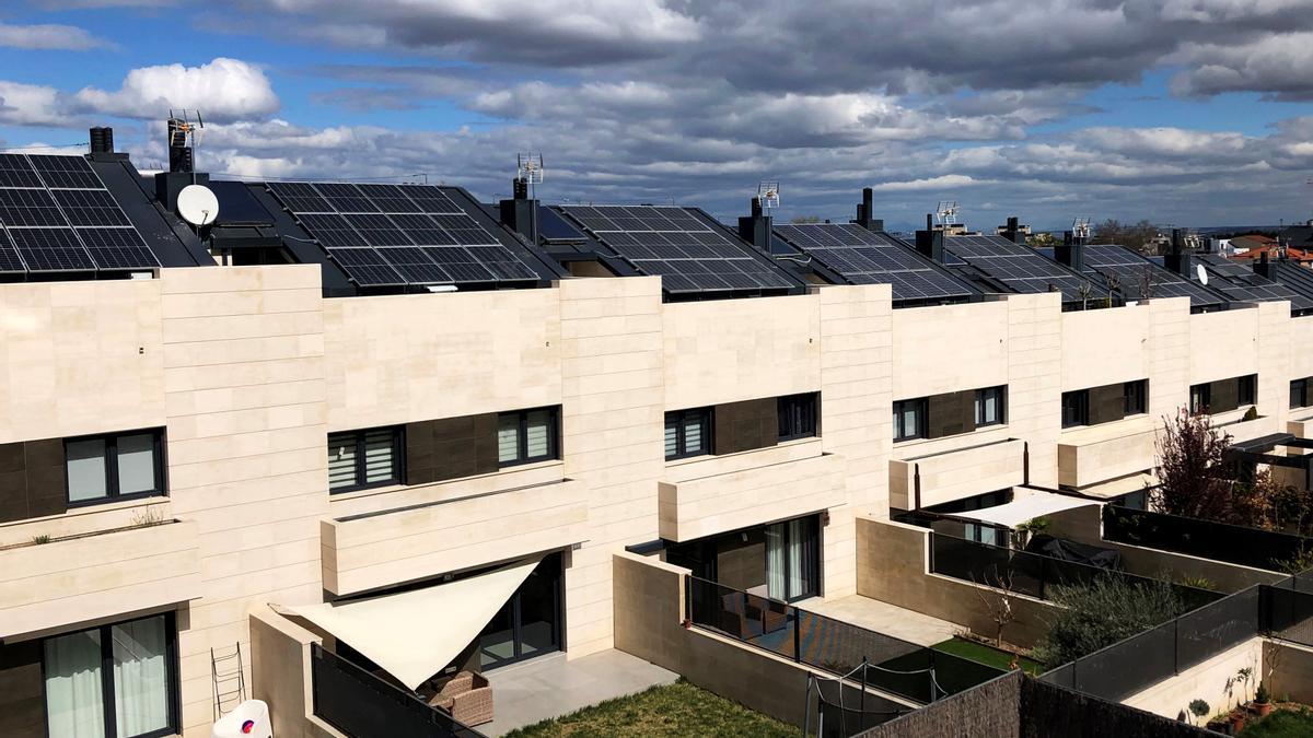 Iberdrola abandera el autoconsumo solar para conseguir ahorros y acelerar  la transición energética - La Opinión de Murcia