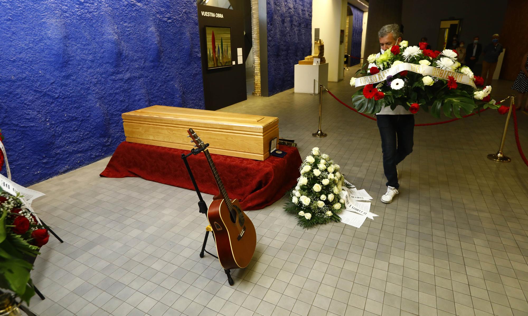 Capilla ardiente de Joaquín Carbonell en el Museo Pablo Serrano