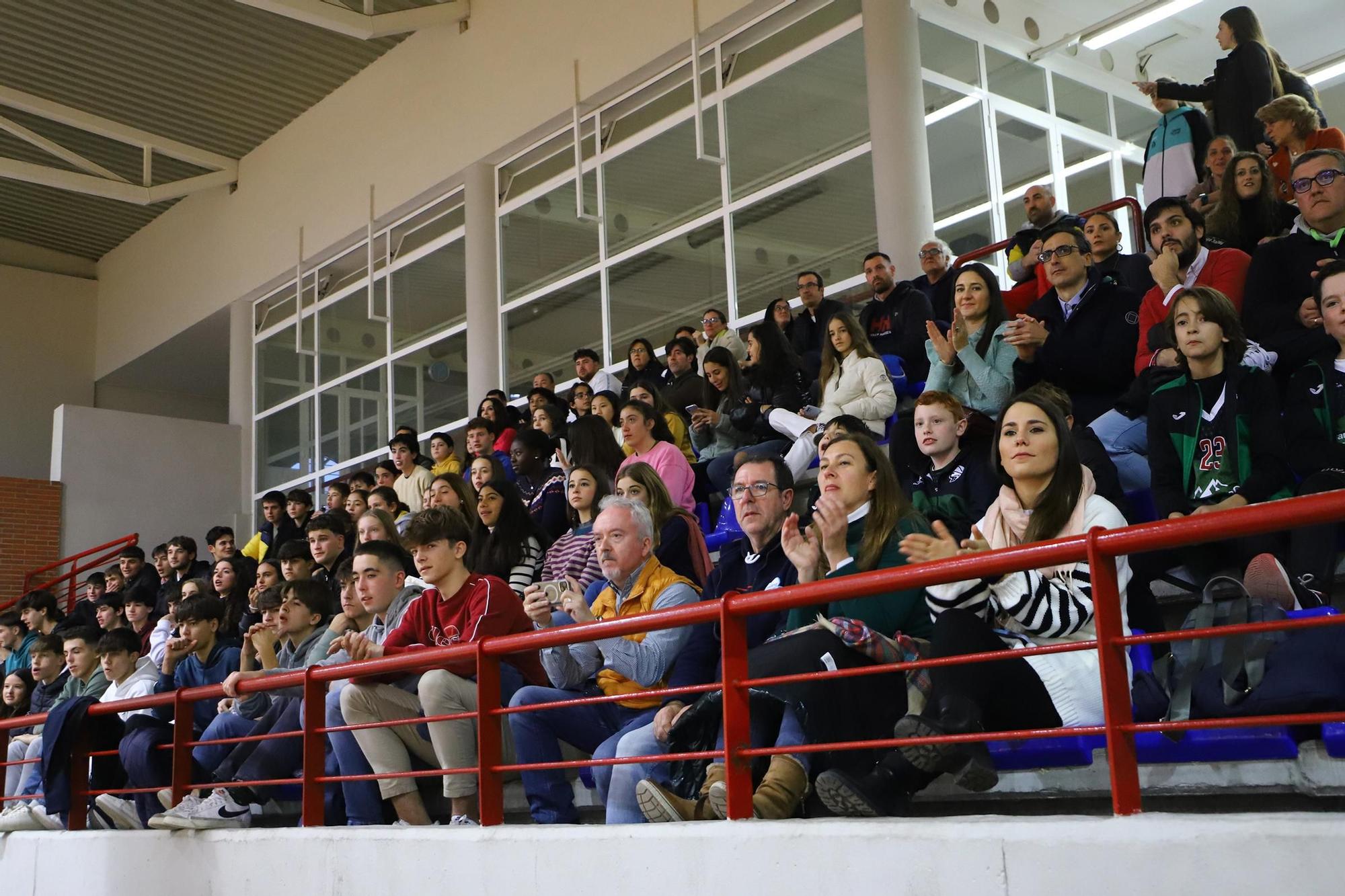 El derbi Camper Eurogaza UCB - Climanavas Agrometal Peñarroya en imágenes