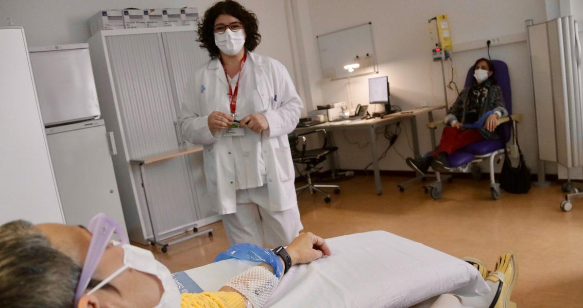 Pacients de Can Ruti durant l'assaig clínic 'Thalassa' per avaluar l’eficàcia d'un tractament contra la covid persistentr