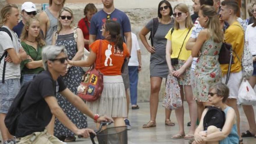 Los guías piden un punto más cerca  del centro para dejar a los turistas